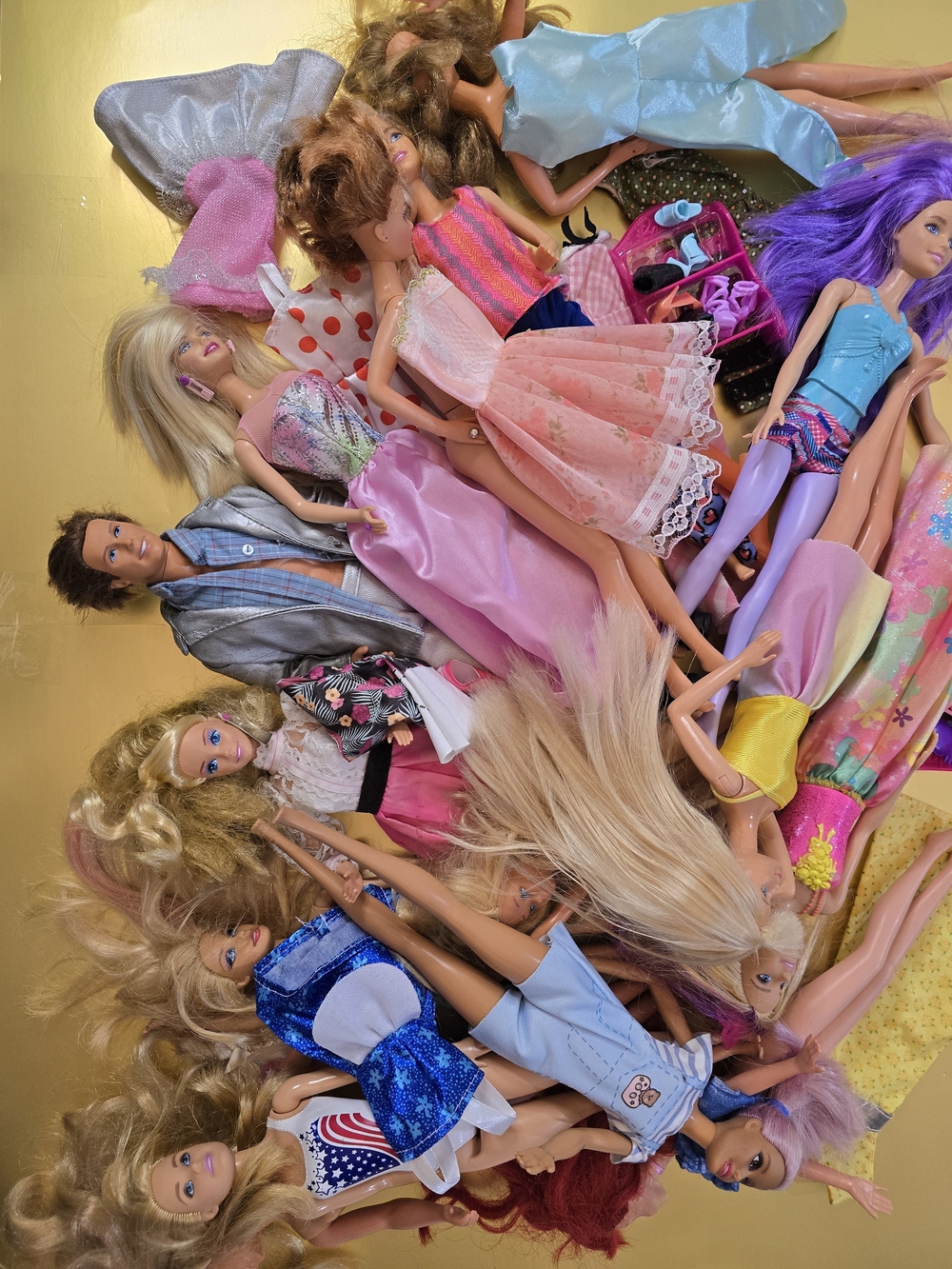 Assorted Lot Of Barbie, Ken & Fashion Dolls Mixed - Picture 2 of 11